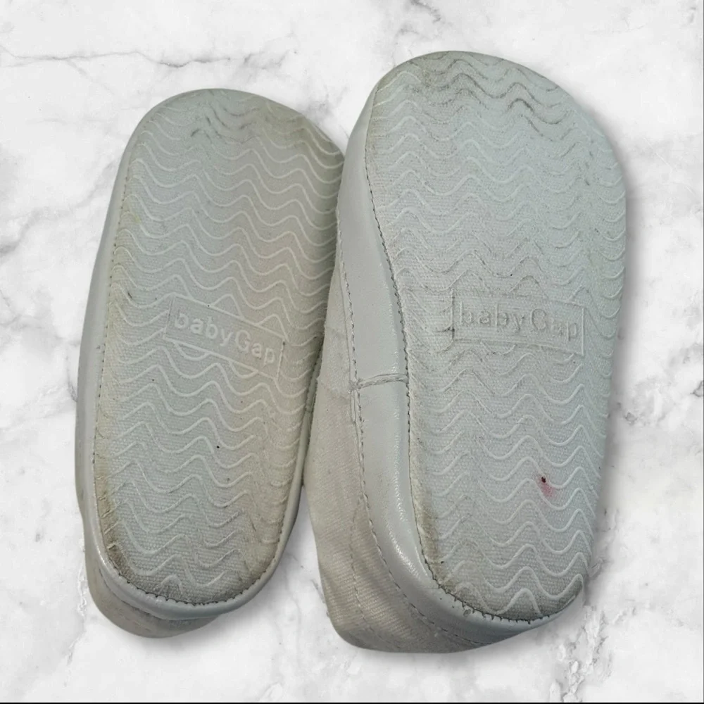Baby Gap crib shoes size 12-18 months